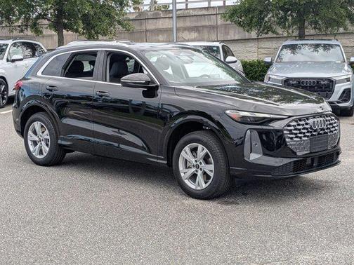 Mythos Black Metallic 2026 Audi Q5 Premium TFSI quattro S tronic