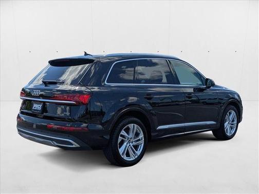 2023 Audi Q7 55 Premium Plus