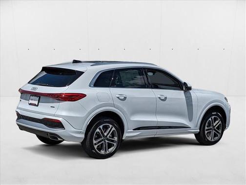 2025 Audi Q5 Premium