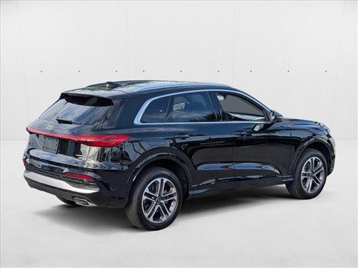 2025 Audi Q5 Premium