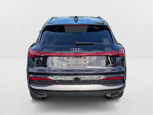 2025 Audi Q5 Premium