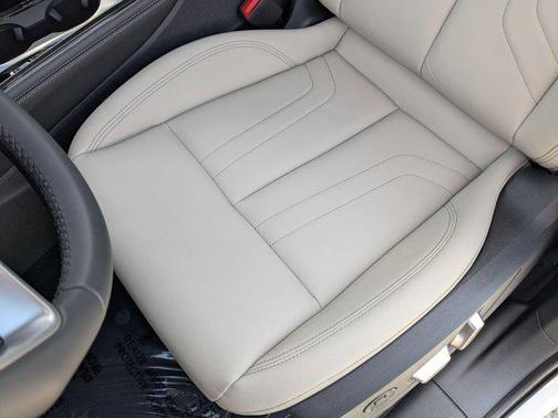 Glacier White Metallic 2026 Audi Q3 TFSI quattro S tronic