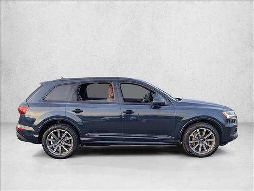 Waitomo Blue Metallic 2023 Audi Q7 45 Premium Plus