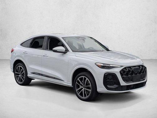 Glacier White Metallic 2026 Audi Q5 Sportback Premium Plus TFSI quattro S tronic