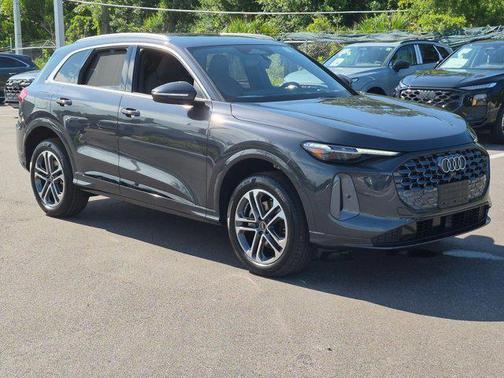 Tambora Gray Metallic 2026 Audi Q5 Premium Plus TFSI quattro S tronic