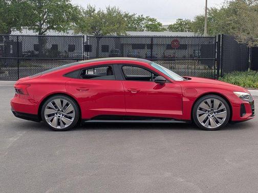 Tango Red Metallic 2022 Audi e-tron GT Prestige