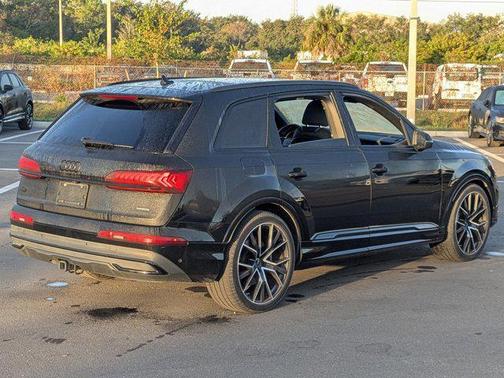 2022 Audi Q7 55 Prestige