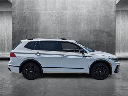 2022 Volkswagen Tiguan 2.0T SE R-Line Black 4MOTION