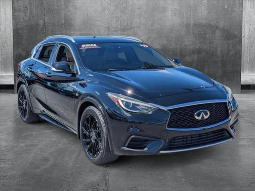 2019 INFINITI QX30 LUXE
