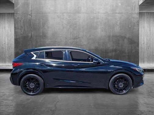 2019 INFINITI QX30 LUXE