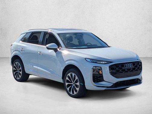 Glacier White Metallic 2026 Audi Q3 TFSI quattro S tronic