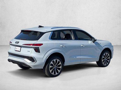 Glacier White Metallic 2026 Audi Q3 TFSI quattro S tronic