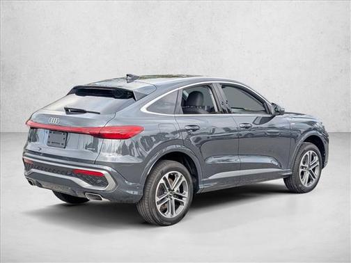 Tambora Gray Metallic 2026 Audi Q5 Sportback Premium Plus TFSI quattro S tronic