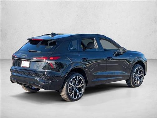 Mythos Black Metallic 2026 Audi Q3 TFSI quattro S tronic