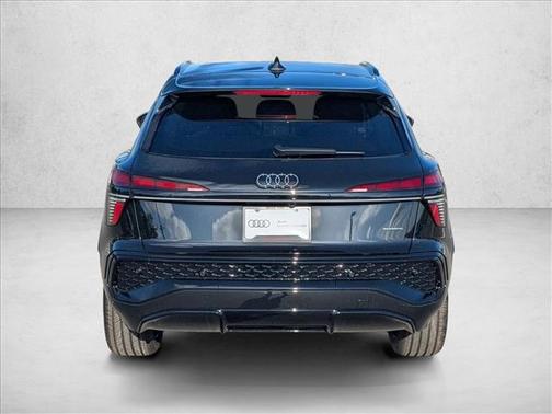 Mythos Black Metallic 2026 Audi Q3 TFSI quattro S tronic