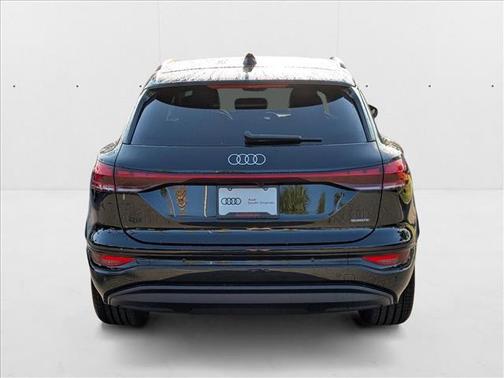 2025 Audi Q6 e-tron Premium Plus quattro