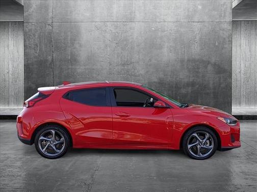 2021 Hyundai Veloster 2