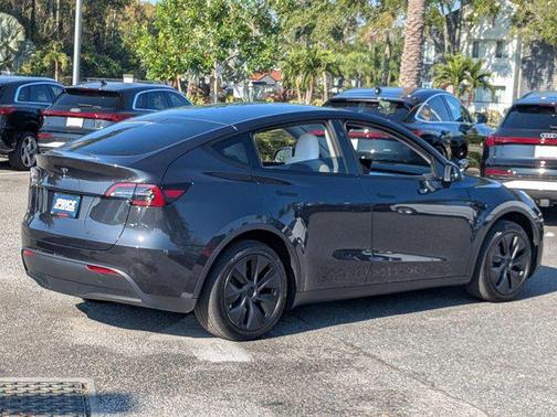 2024 Tesla Model Y Long Range Dual Motor All-Wheel Drive
