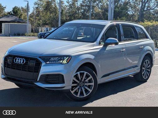 2023 Audi Q7 45 Premium Plus