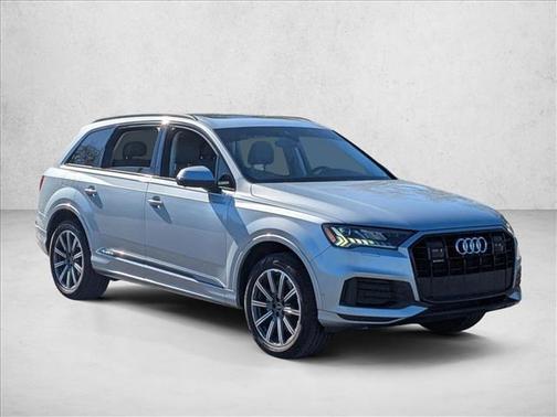2023 Audi Q7 45 Premium Plus