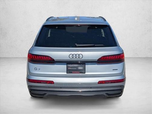 2023 Audi Q7 45 Premium Plus