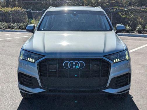2023 Audi Q7 45 Premium Plus
