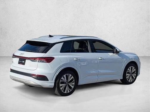 Glacier White Metallic 2023 Audi Q4 e-tron Premium Plus 40 RWD