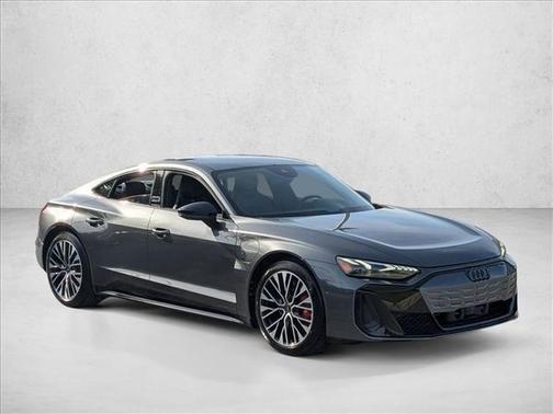 Daytona Gray Pearl Effect 2026 Audi S e-tron GT Prestige quattro