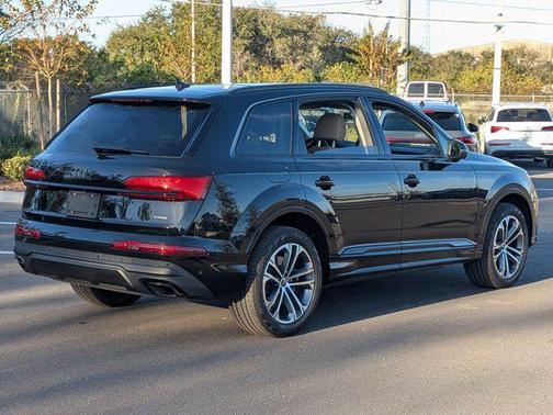 2025 Audi Q7 45 Premium