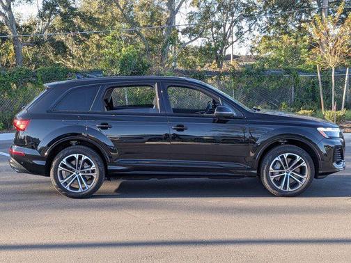 2025 Audi Q7 45 Premium