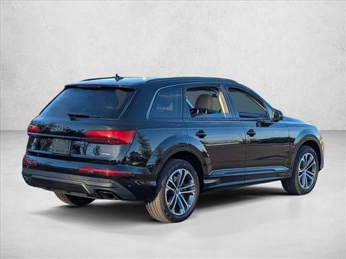 2025 Audi Q7 45 Premium