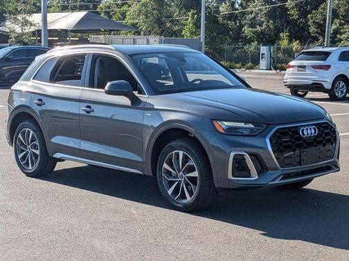Chronos Gray Metallic 2023 Audi Q5 45 S line Premium Plus