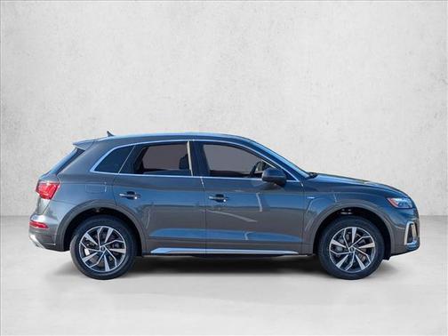 Chronos Gray Metallic 2023 Audi Q5 45 S line Premium Plus
