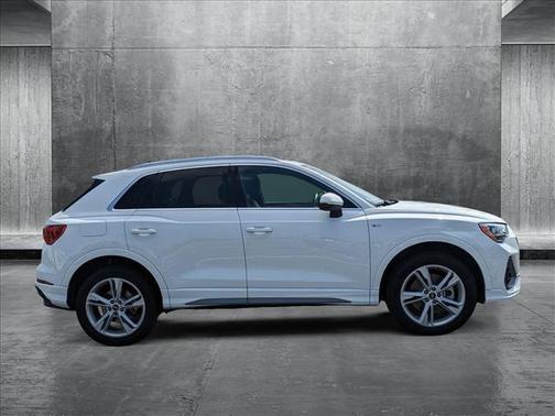 2021 Audi Q3 45 S line Premium