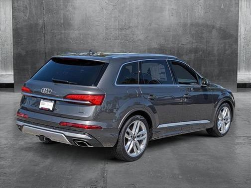 2025 Audi Q7 55 Premium Plus
