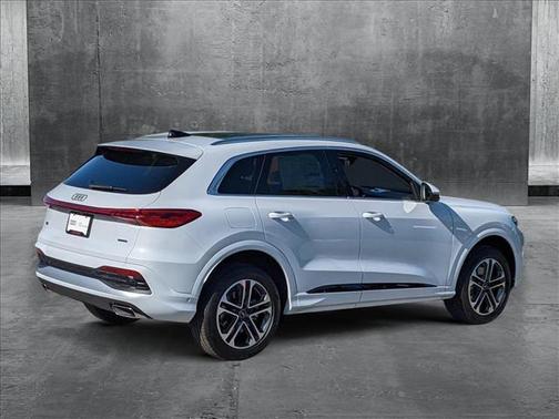 2025 Audi Q5 Premium