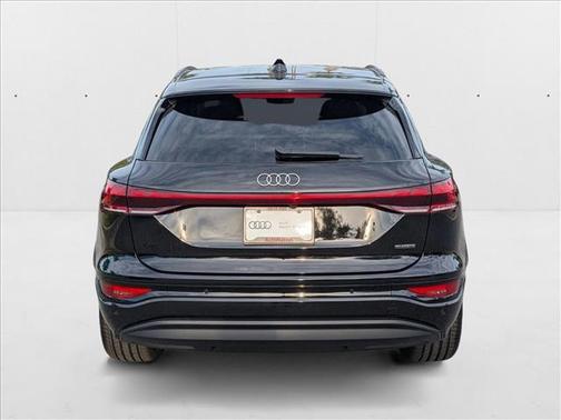 2025 Audi Q6 e-tron Premium Plus quattro