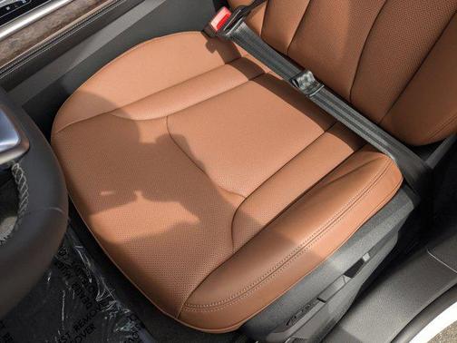 Glacier White Metallic 2026 Audi Q8 55 Premium Plus