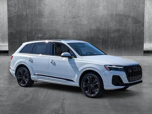 2025 Audi Q7 55 Premium Plus