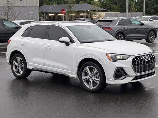 Ibis White 2022 Audi Q3 45 S line Premium