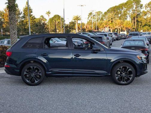 2025 Audi Q7 55 Premium Plus