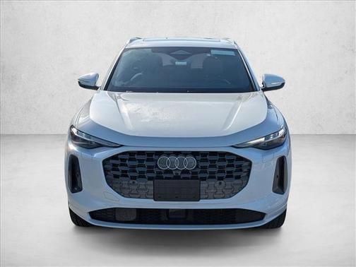 Glacier White Metallic 2025 Audi Q5 Premium Plus TFSI quattro S tronic