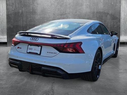 2025 Audi RS e-tron GT performance