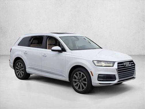 2019 Audi Q7 45 Premium Plus