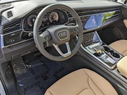 2025 Audi Q7 55 Premium Plus