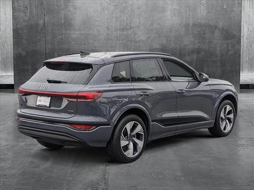 2025 Audi Q6 e-tron Premium Plus quattro
