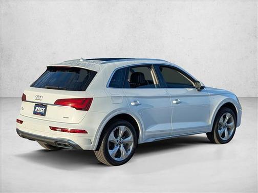 Glacier White Metallic 2023 Audi Q5 45 S line Premium Plus