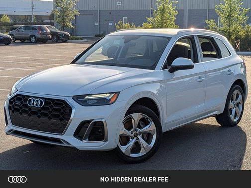 Glacier White Metallic 2023 Audi Q5 45 S line Premium Plus