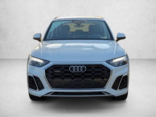 Glacier White Metallic 2023 Audi Q5 45 S line Premium Plus