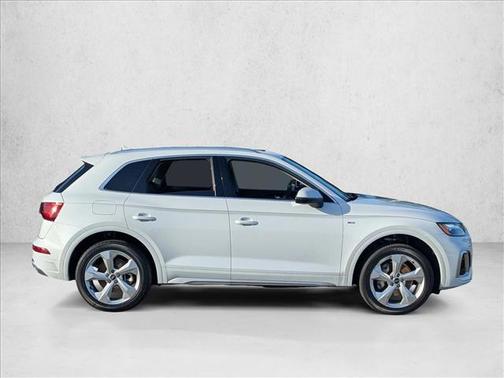Glacier White Metallic 2023 Audi Q5 45 S line Premium Plus